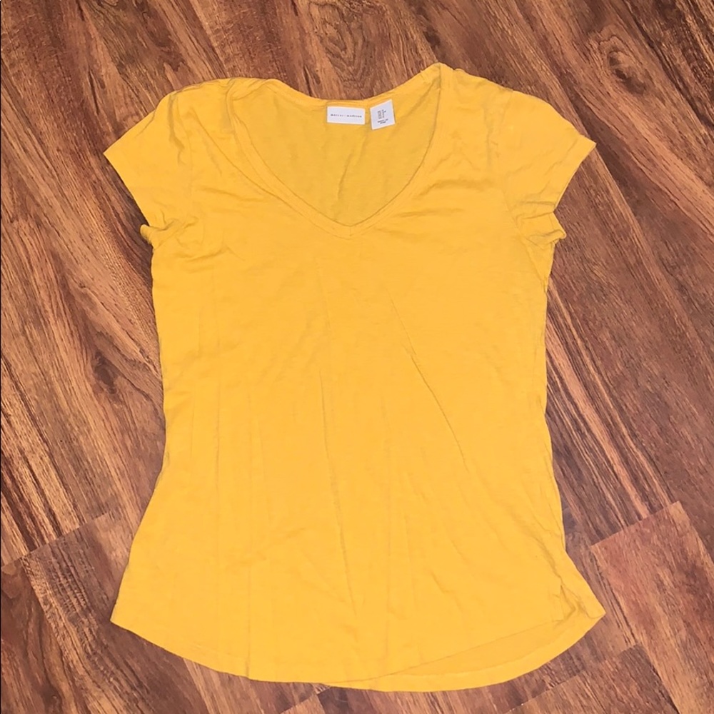 Yellow short sleeve shirt